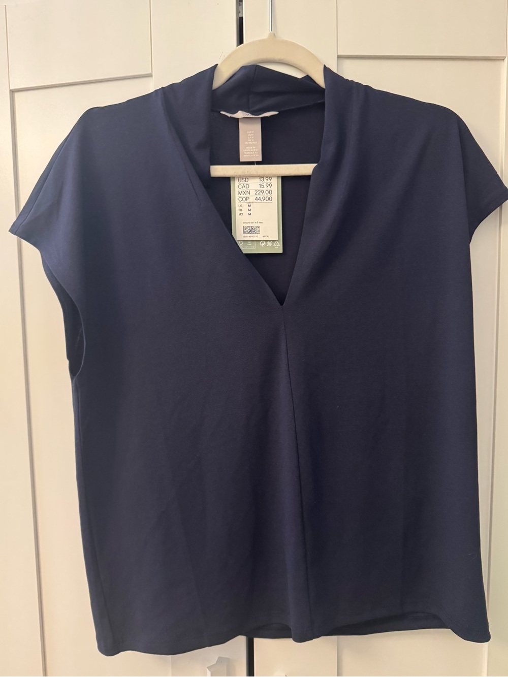 H&M V-Neck Cap Sleeve blouse